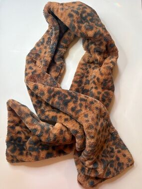 Aerie soft fuzzy leopard scarf